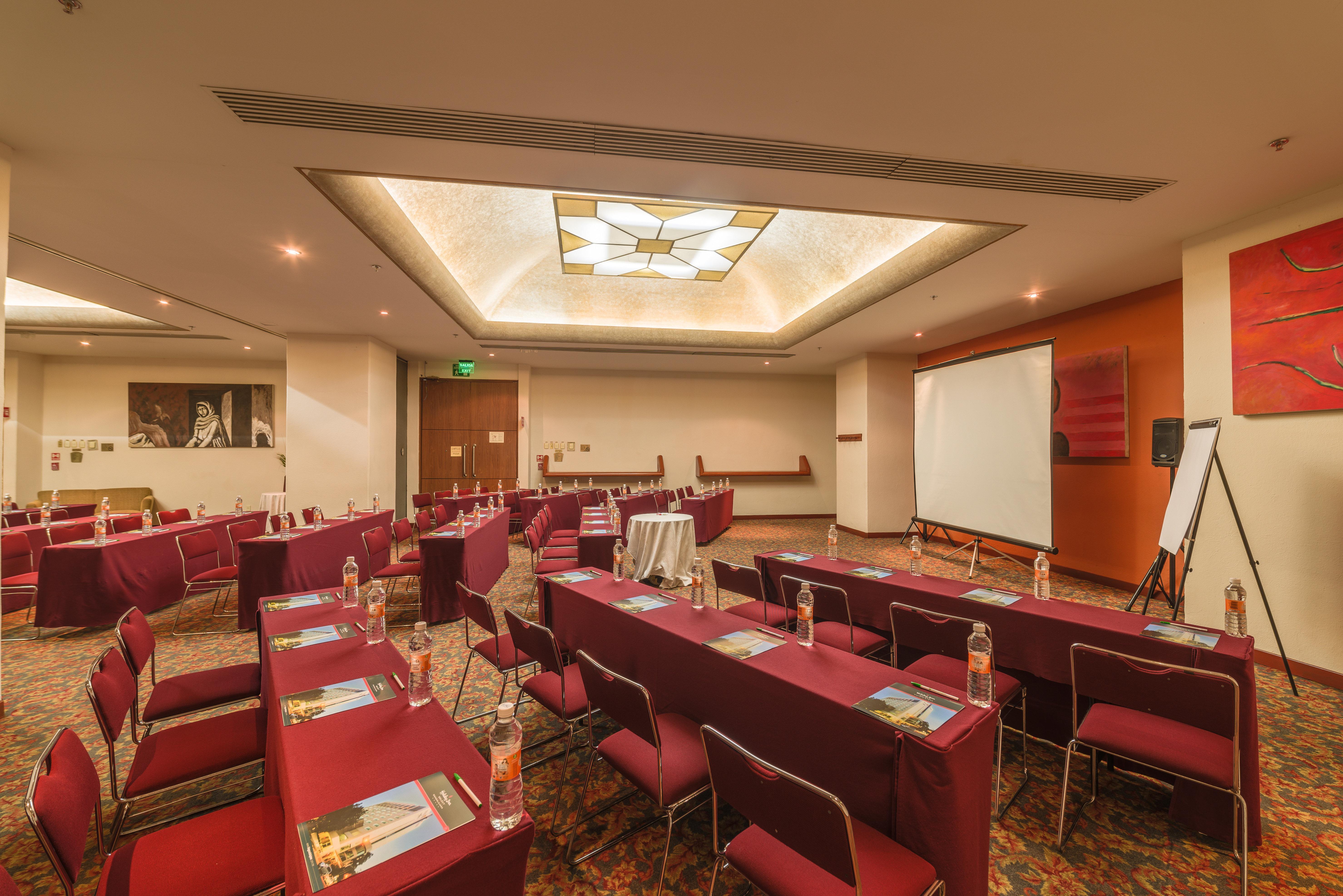 Holiday Inn Guadalajara Select, an IHG Hotel Bagian luar foto