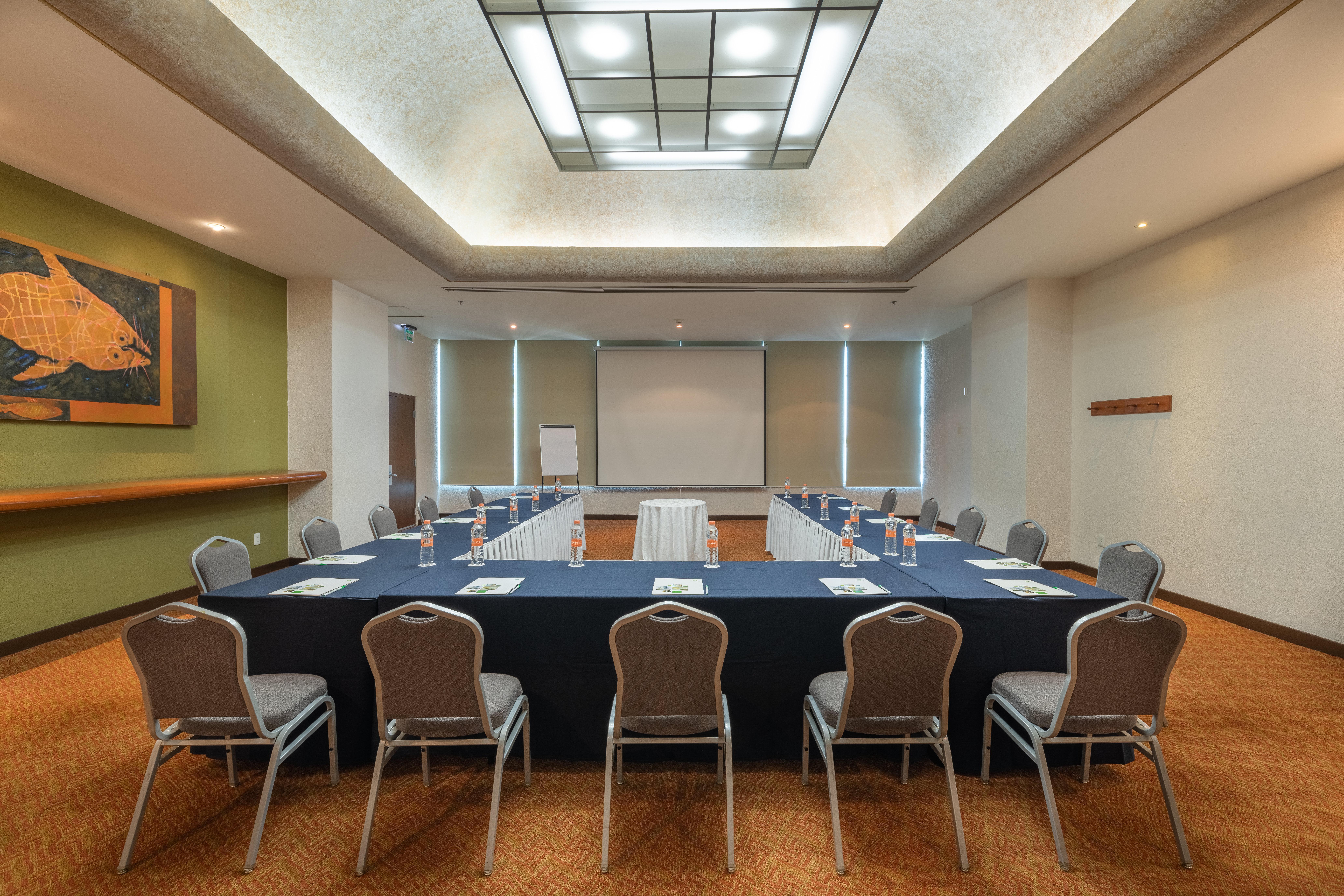 Holiday Inn Guadalajara Select, an IHG Hotel Bagian luar foto