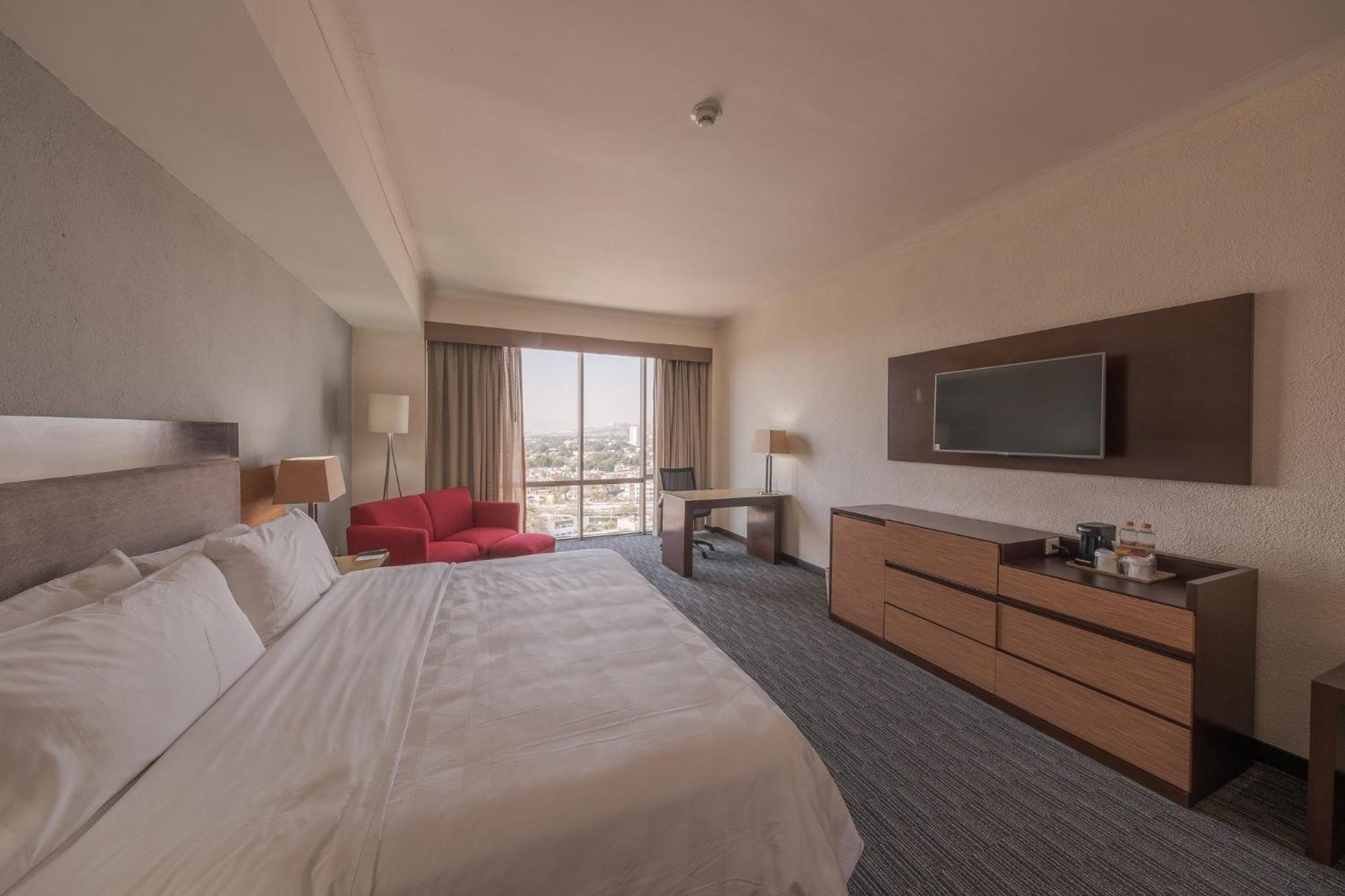 Holiday Inn Guadalajara Select, an IHG Hotel Bagian luar foto